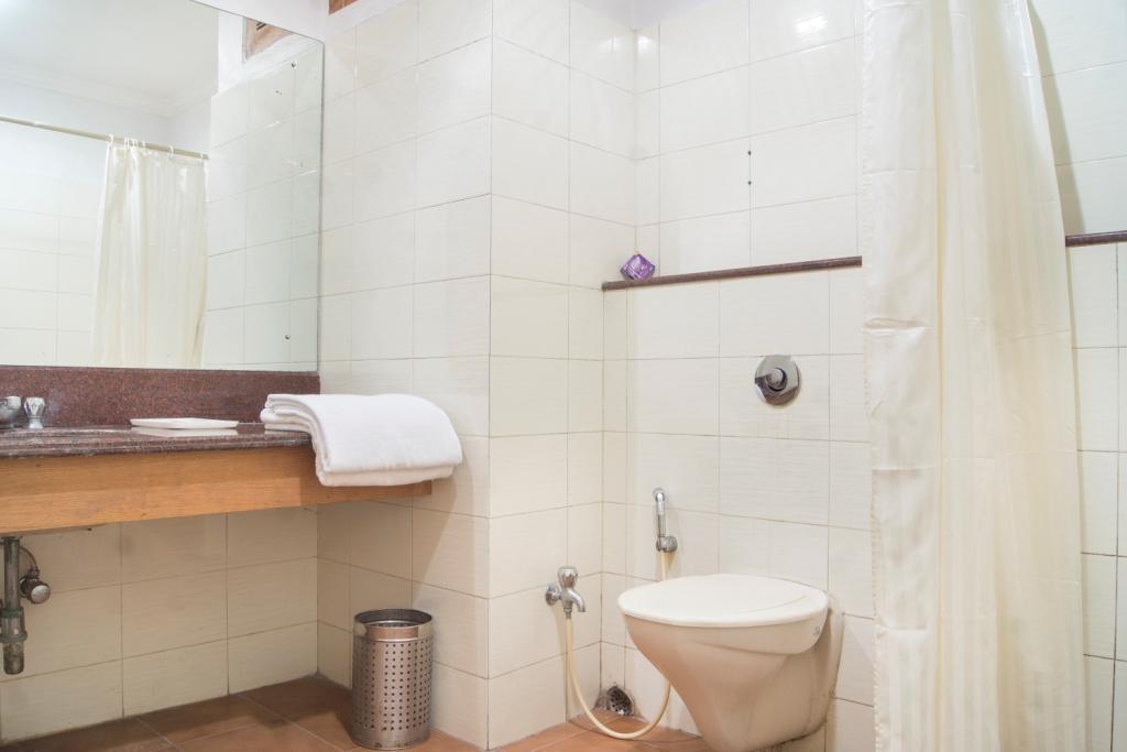 Hotel The Regency Dibrugarh Zewnętrze zdjęcie